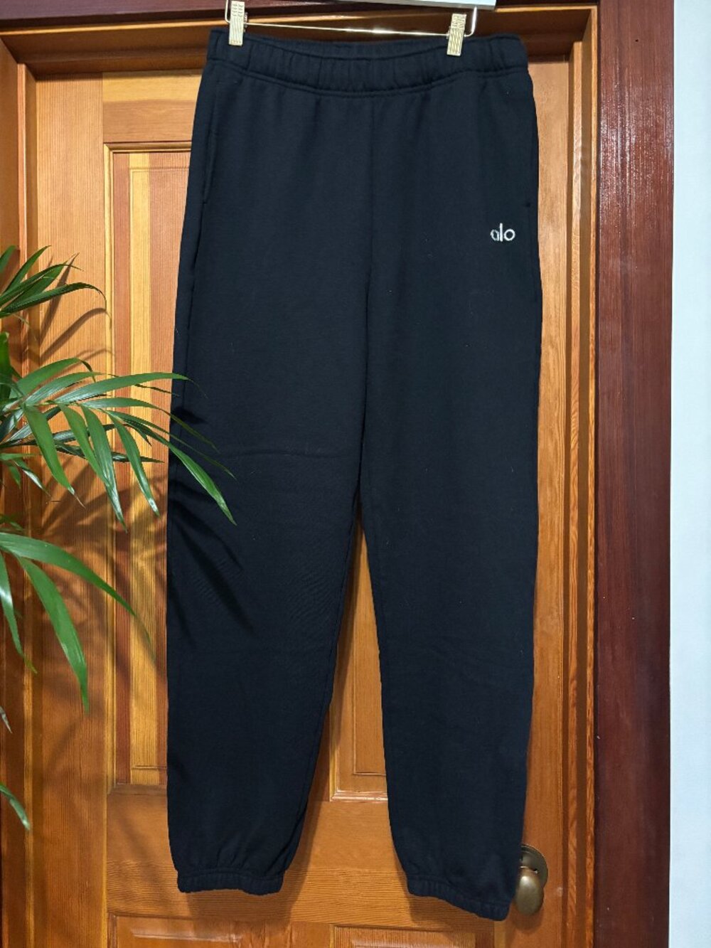 ALO Accolade Black Sweatpant (No Size Tag Waist 32”) Inseam 29”